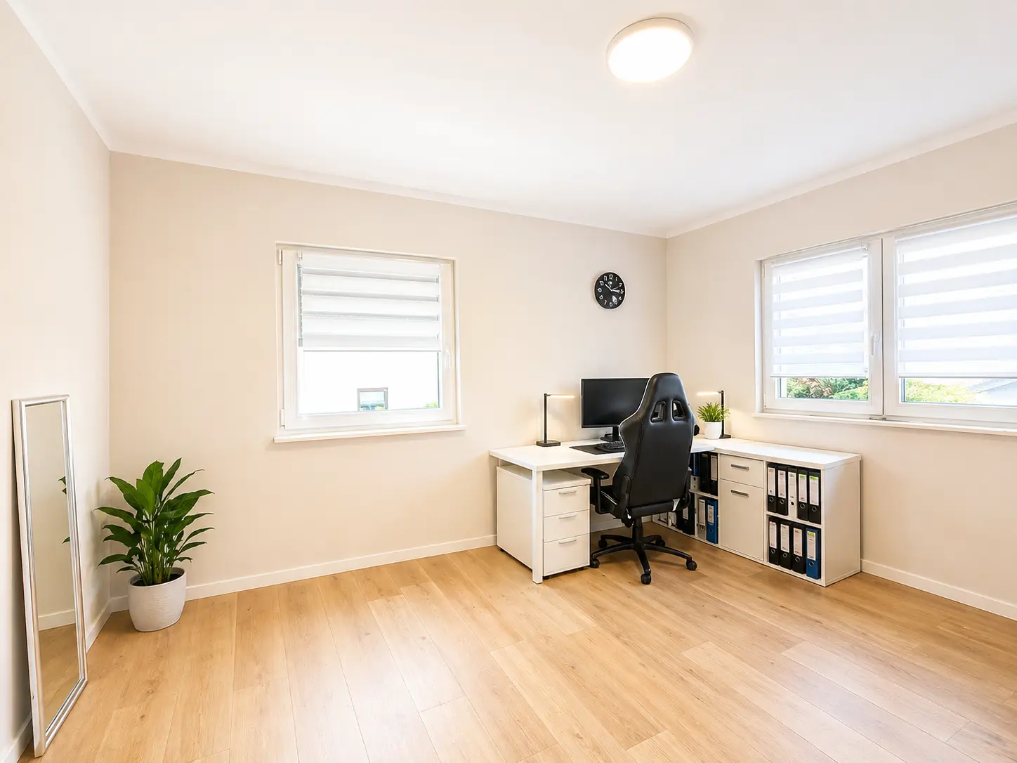 Büro EG