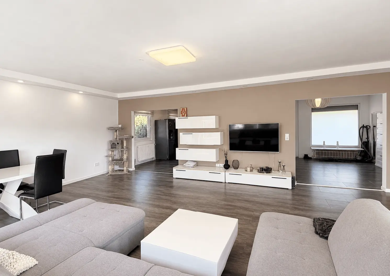 Wohnzimmer Blick Wohnwand