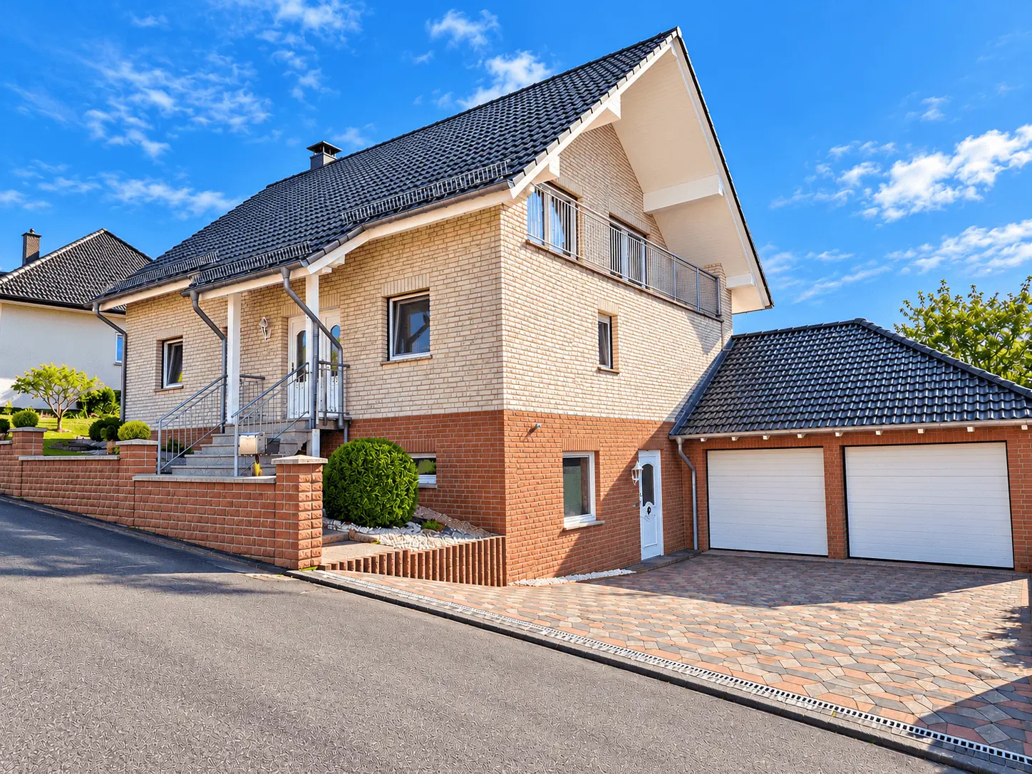Freistehendes Einfamilienhaus mit Klinkerfassade